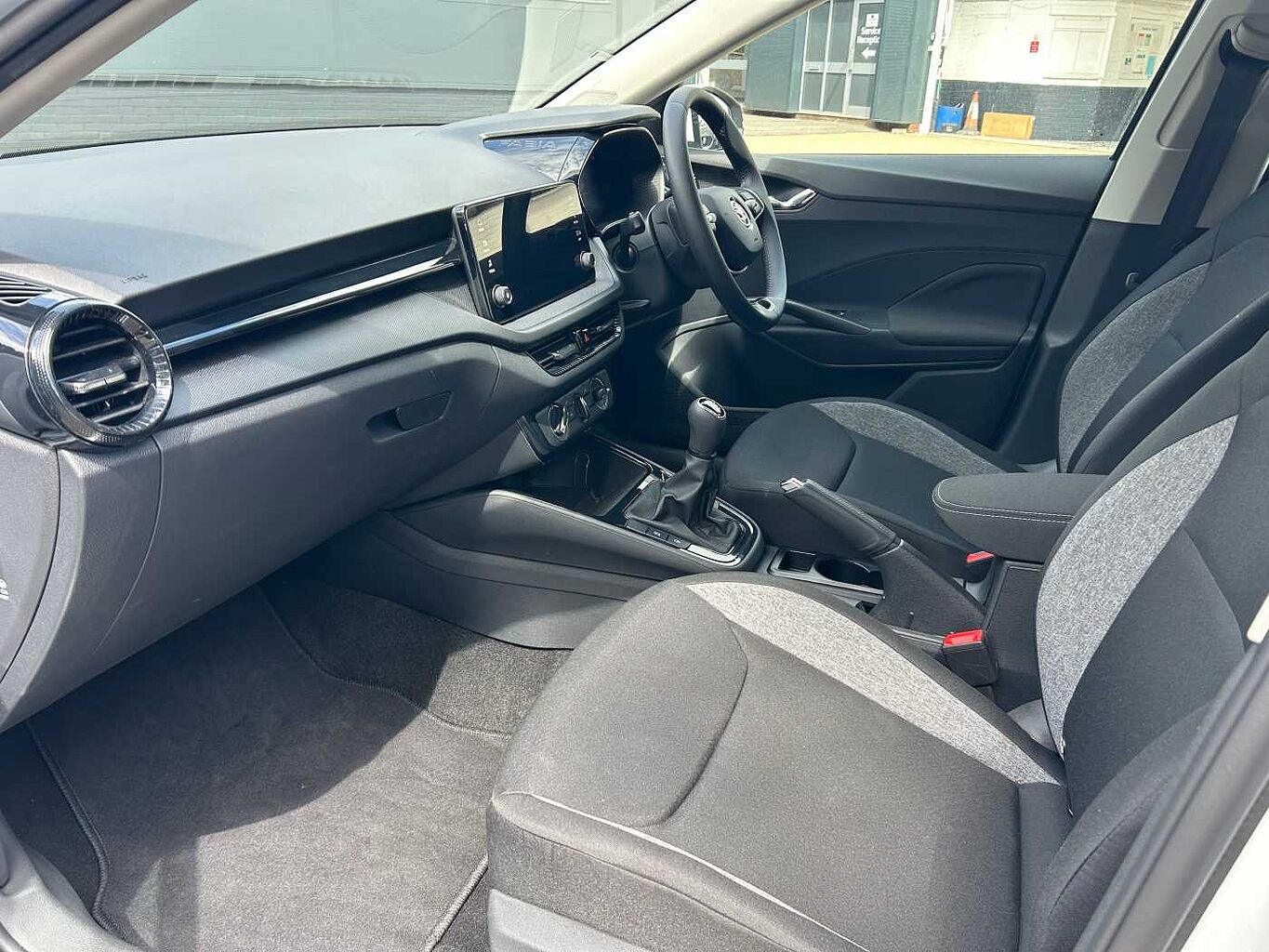 SKODA Fabia 1.0 MPI (80ps) SE Comfort 5-Dr Hatchback